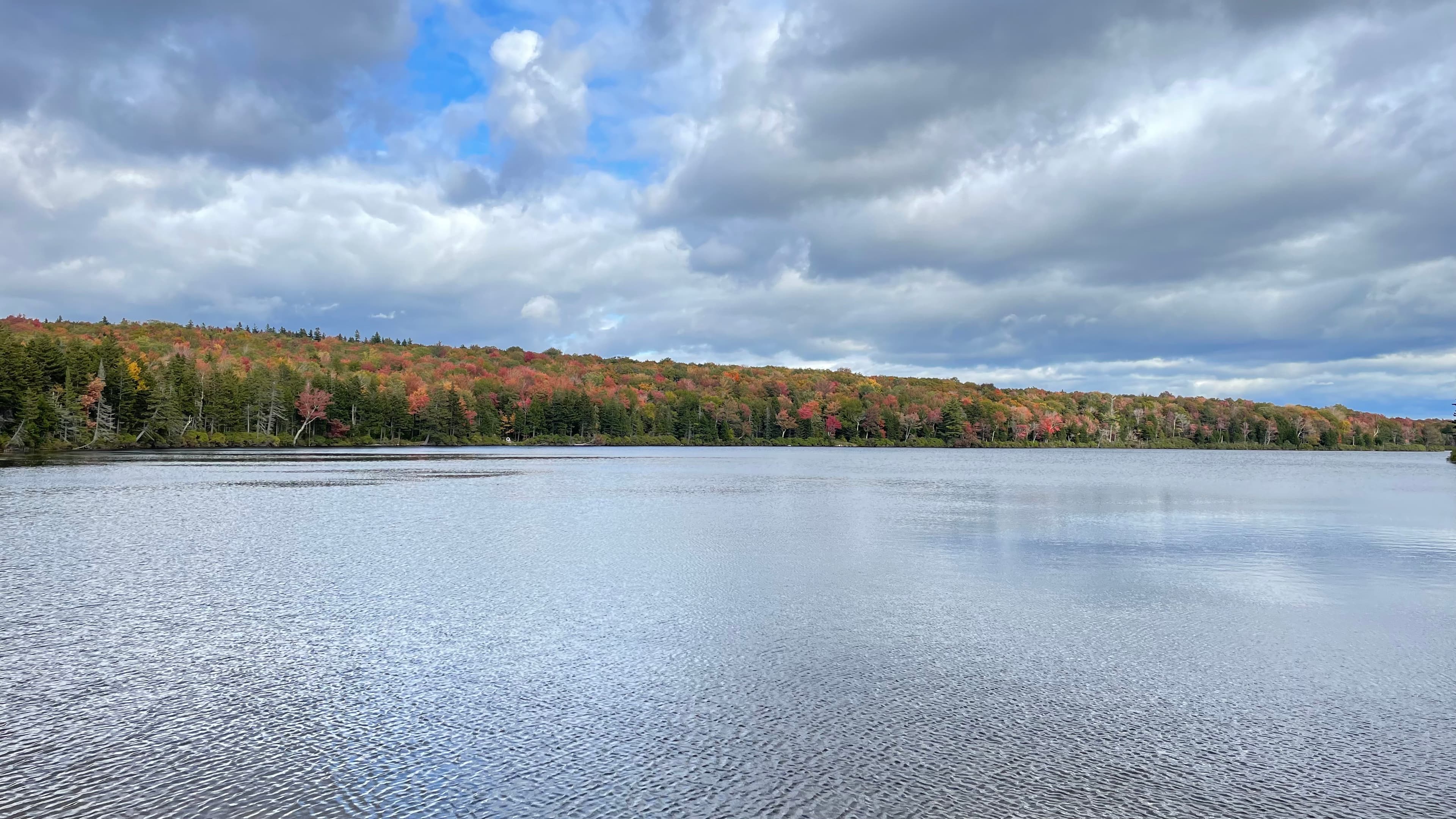 Vermont fall foliage lake